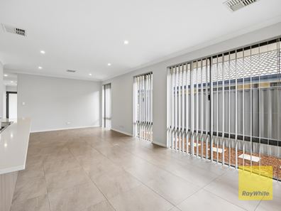 8 Trent Street, Viveash WA 6056