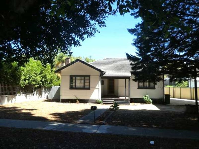 54 Medina Avenue, Medina WA 6167