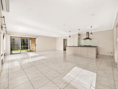 100 Sapphire Chase, Wellard WA 6170