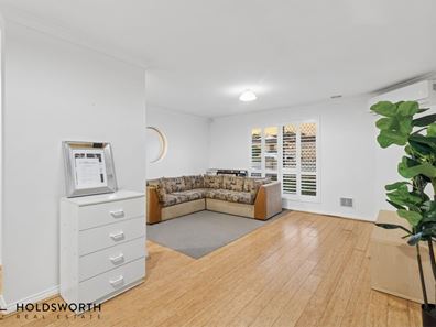 1/7 Ravenswood Drive, Nollamara WA 6061