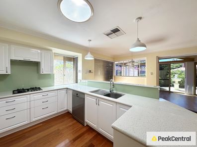 15A Landor Gardens, Woodvale WA 6026