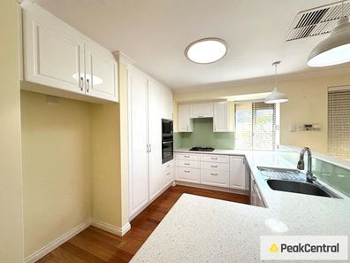 15A Landor Gardens, Woodvale WA 6026