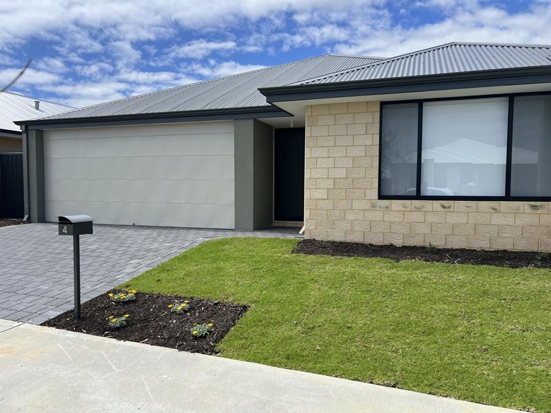 4 Capitola Way, Madora Bay WA 6210