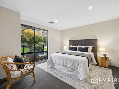 7 Carinthia Lane, Coogee WA 6166