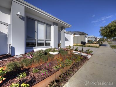 24 Rathmines Street, Clarkson WA 6030