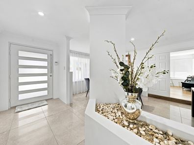 8 Fireball Way, Ocean Reef WA 6027