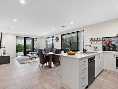 18 Horrocks Street, Mandogalup WA 6167