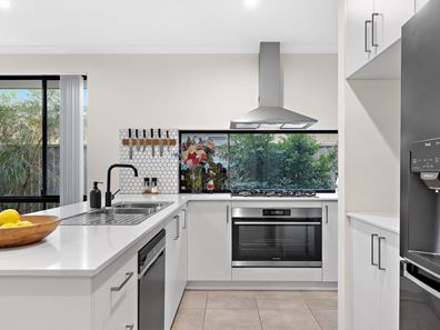 18 Horrocks Street, Mandogalup WA 6167