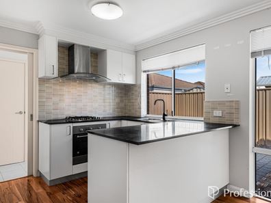 3/15 Yapton Turn, Girrawheen WA 6064