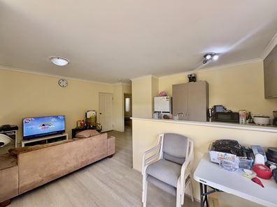 2/30-34 Prince Street, Queens Park WA 6107