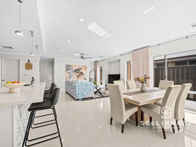 10 HICKMAN DRIVE, Piara Waters WA 6112