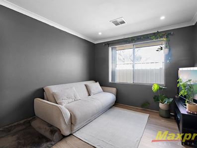 4 Amiens Street, Hilbert WA 6112