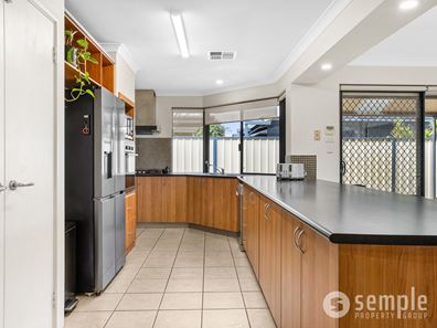 16 Alexandria Follow, Success WA 6164