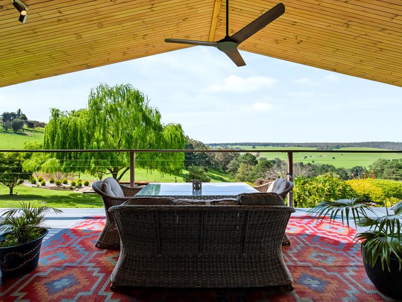 9 Golden Ash Rise, Kangaroo Gully WA 6255