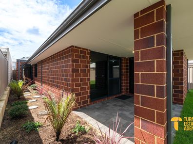13 Howitt Way, Mandogalup WA 6167