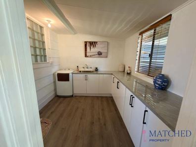 16 Dodd Street, Dongara WA 6525