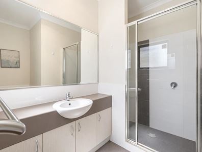 2/30 Gibbs Street, East Cannington WA 6107