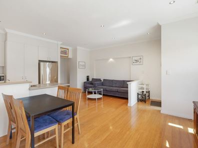 2/30 Gibbs Street, East Cannington WA 6107