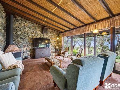 14 Melaleuca Road, Lesmurdie WA 6076