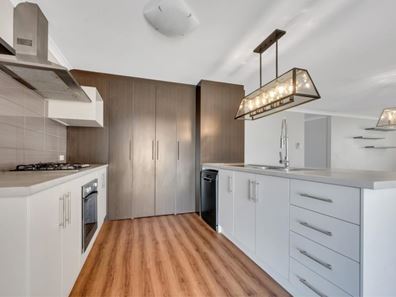 15 Wildwave Bend, Wandina WA 6530