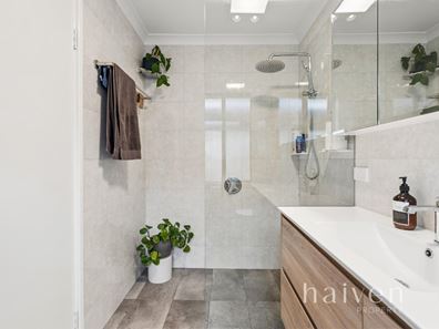 122 Dumbarton Road, Canning Vale WA 6155