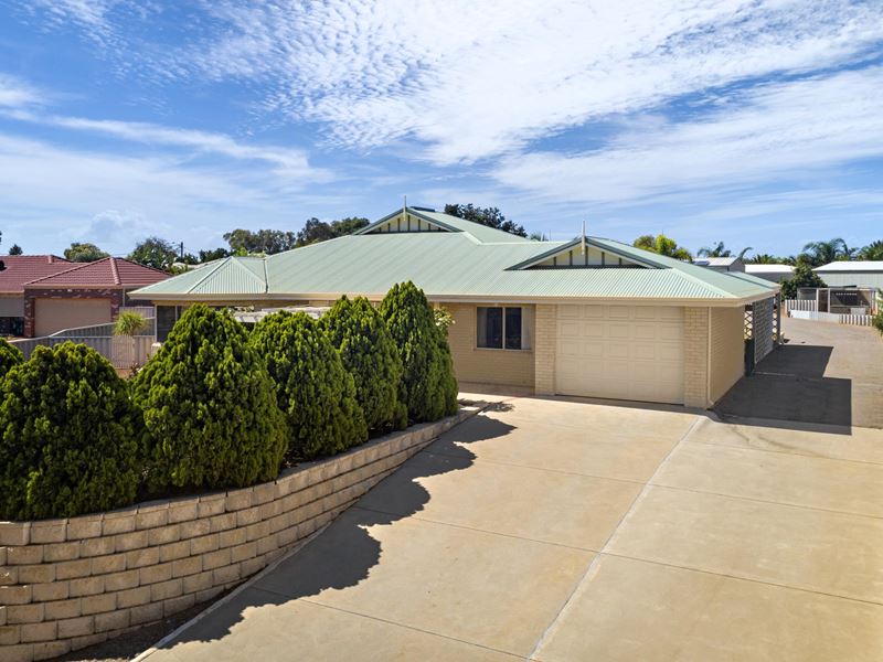 24 Honeysuckle Boulevard, Woorree