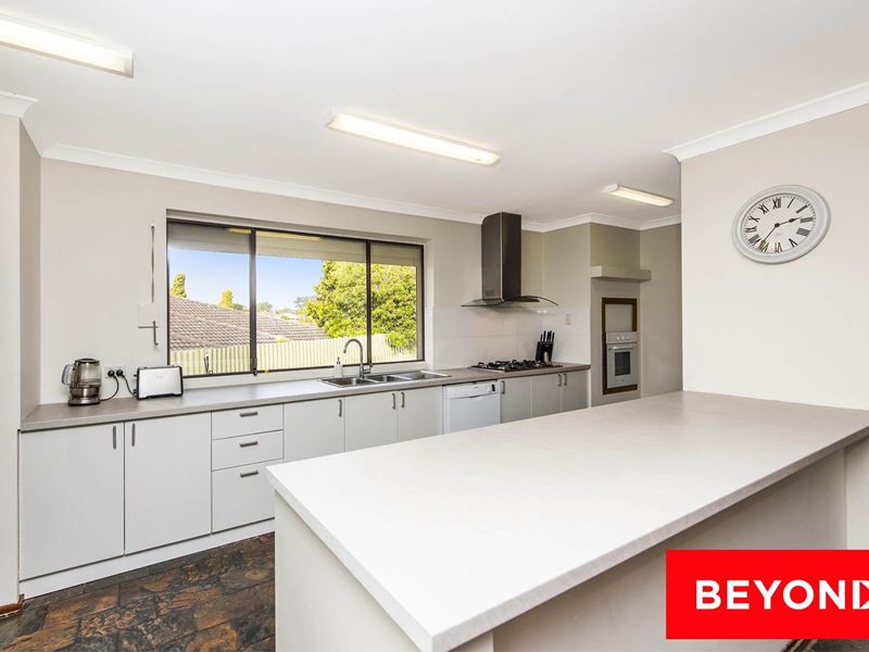 1A Dyson Close, Leeming WA 6149