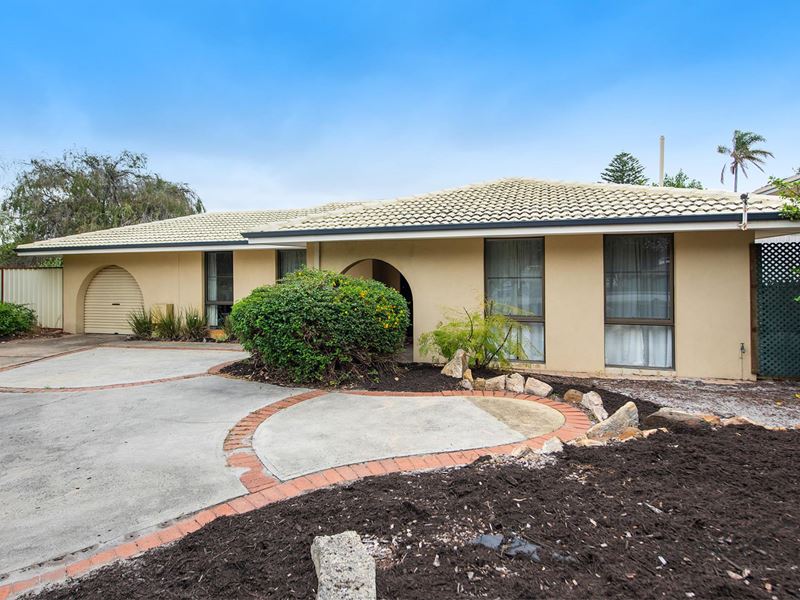 23 Sandon Road, Thornlie WA 6108