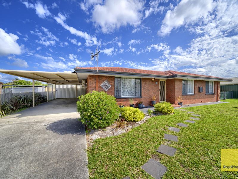 74 Sierra Crescent, Orana WA 6330