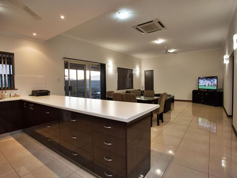 17 Baynton Drive, Baynton