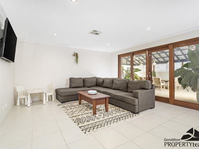 17 Peak Street, Drummond Cove WA 6532