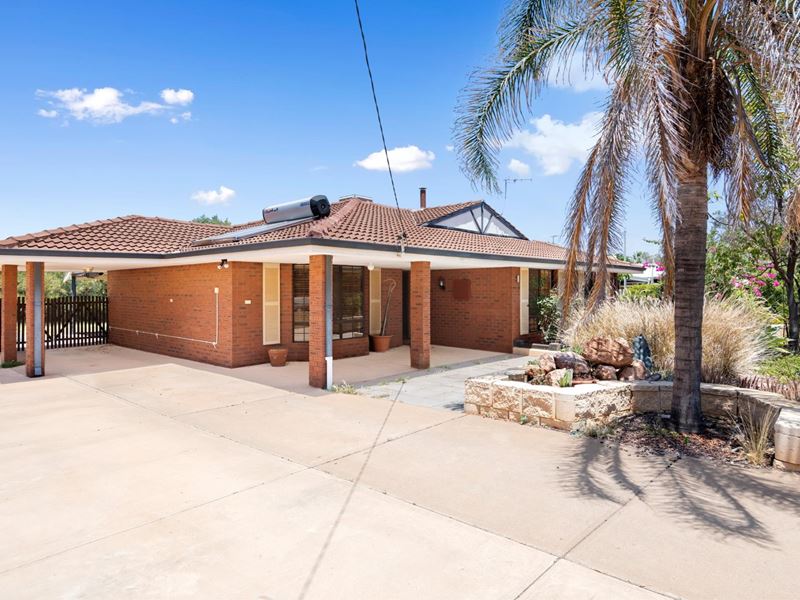 11 Carroll Place, Hannans