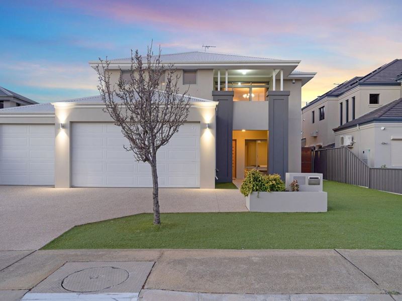11 Sandford Avenue, Lake Coogee