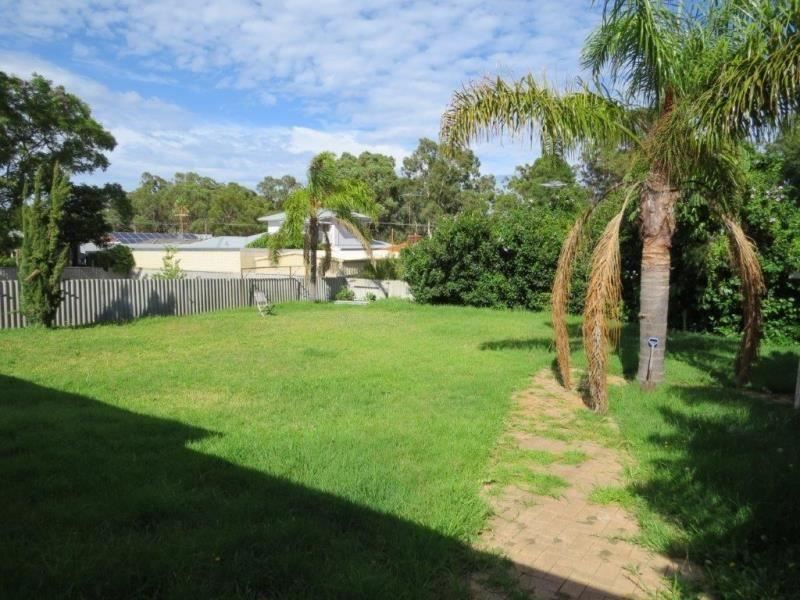 13 Pilgrim Way, Hamilton Hill