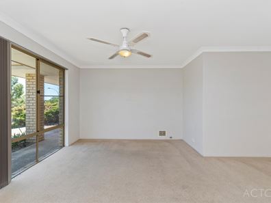 45 Casuarina Drive, Halls Head WA 6210