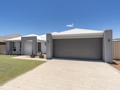 31 Reef Boulevard, Drummond Cove WA 6532