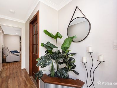 17 Arundel Drive, Halls Head WA 6210