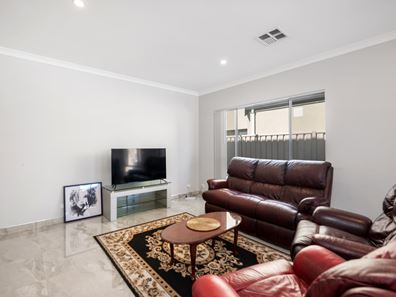 7 Kingsway Gardens, Canning Vale WA 6155