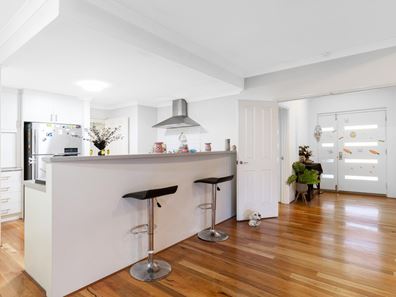 5 Koroit Way, Aveley WA 6069