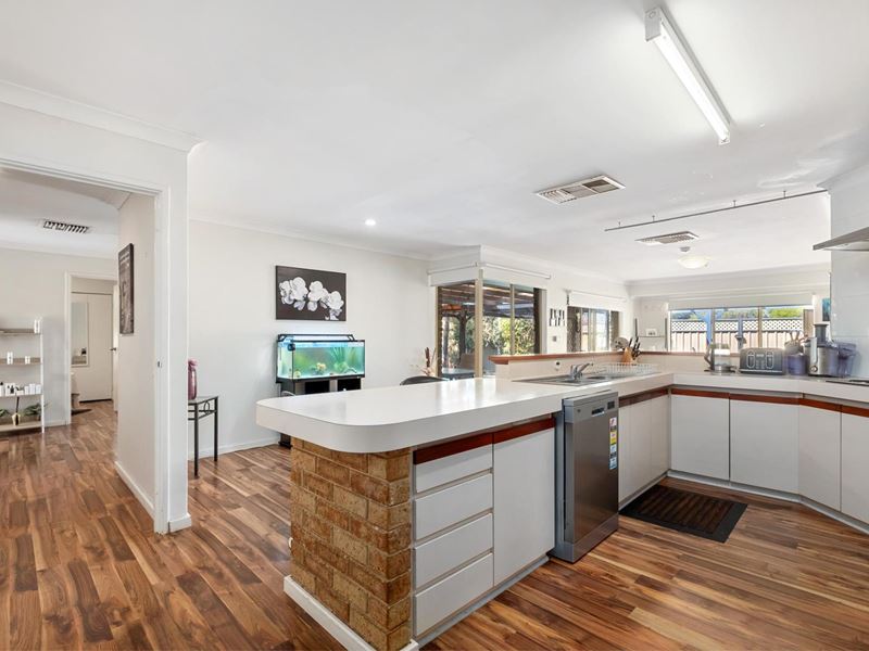 6 Pickett Street, Swan View