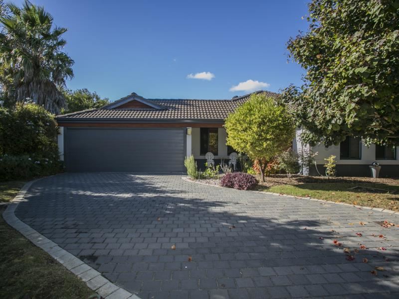 14 Lady Lindsay Cove, Yanchep