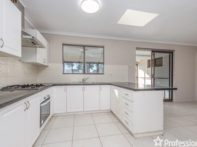 25 Bampton Way, Warnbro WA 6169