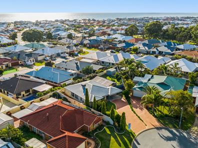 16 Grevillea Rise, Halls Head WA 6210