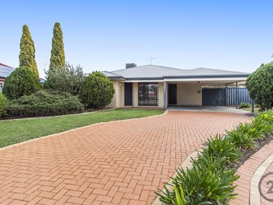 16 Grevillea Rise, Halls Head WA 6210