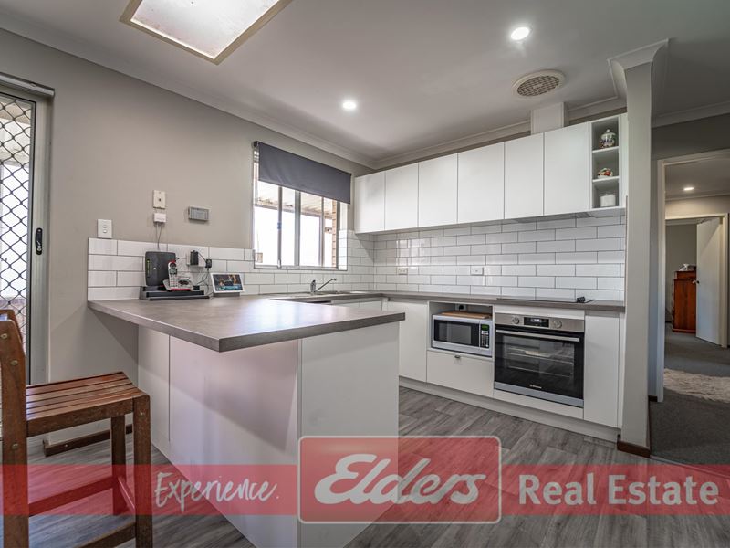 11 Leeder Street, Safety Bay WA 6169