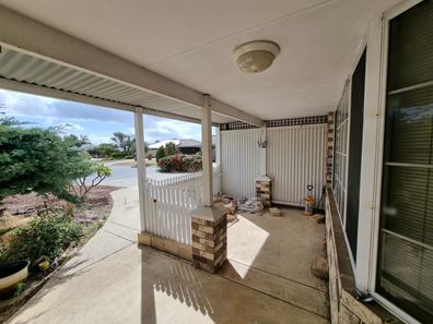 15 Walmer Place, Orelia WA 6167