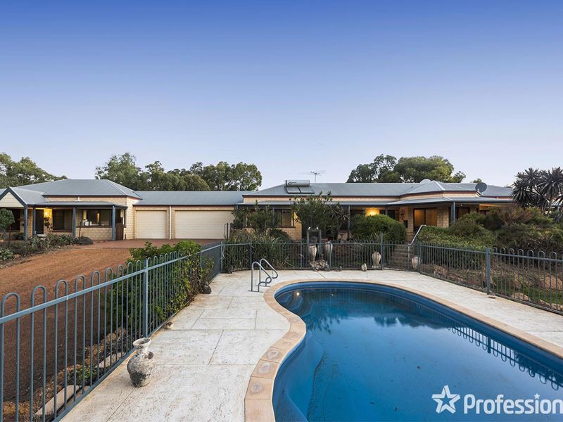 100 Strawberry Hill Drive, Gidgegannup