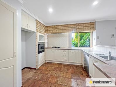 10A Fowler Row, Leeming WA 6149