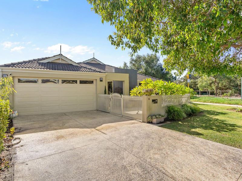 18 Burnett Road, Manning