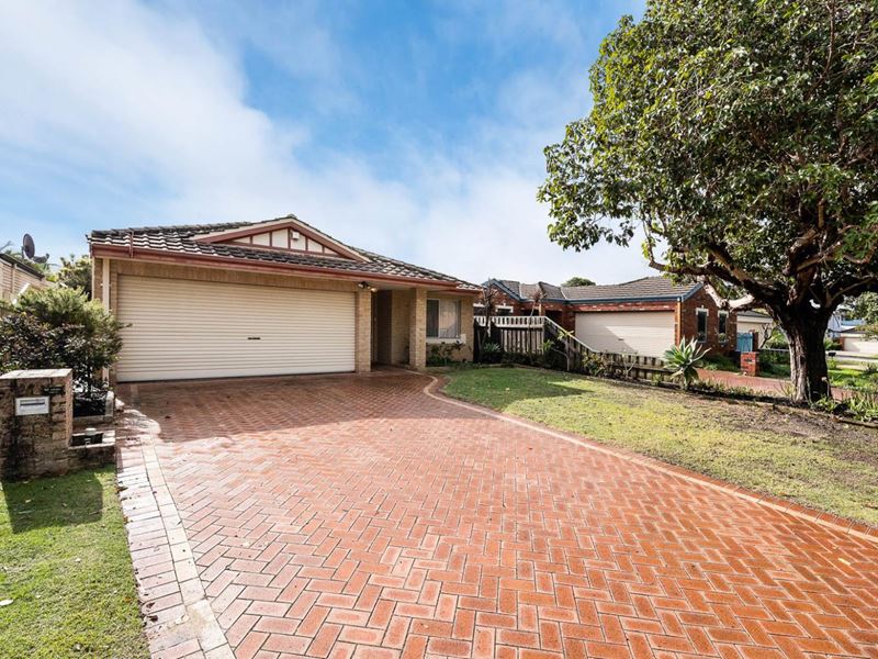 1A Dandenong Road, Attadale